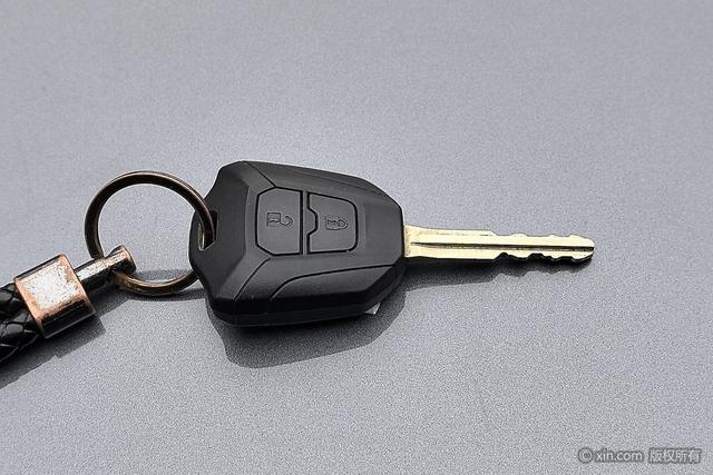 Isuzu D-MAX 2021 1.9 TMT 4 WD Global RZ 4 E — фото 6
