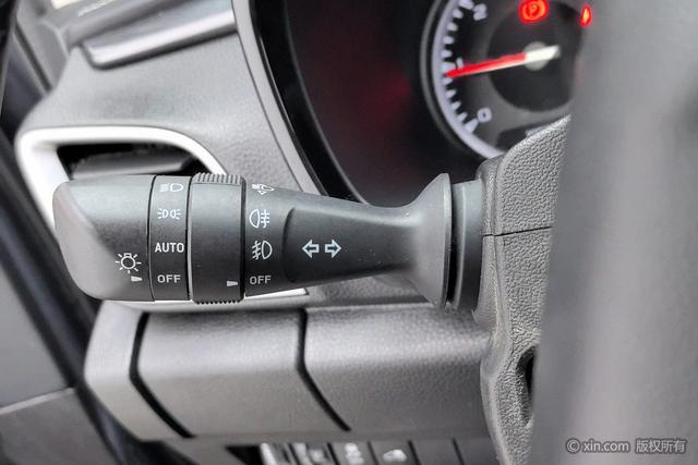 Isuzu D-MAX 2021 1.9 TMT 4 WD Global RZ 4 E — фото 16