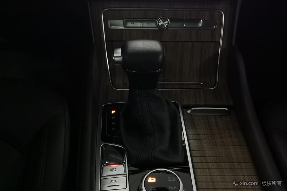 Roewe RX8, фото 15