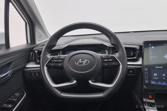 Hyundai Custin 2021 270 TGDi LUX — фото 14