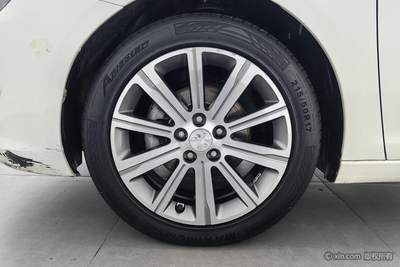 Peugeot 408 2015 1.2T AT Luxury