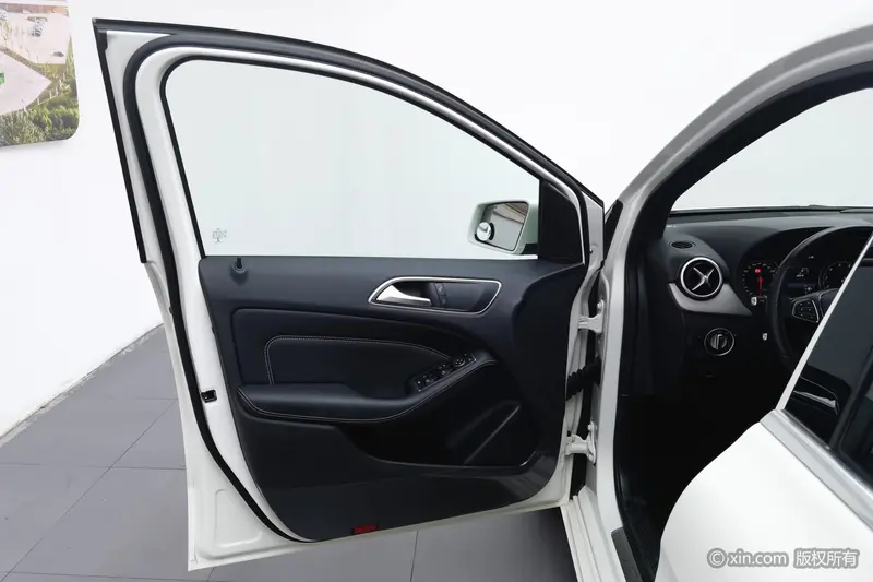 Mercedes-Benz B-Class — фото 16