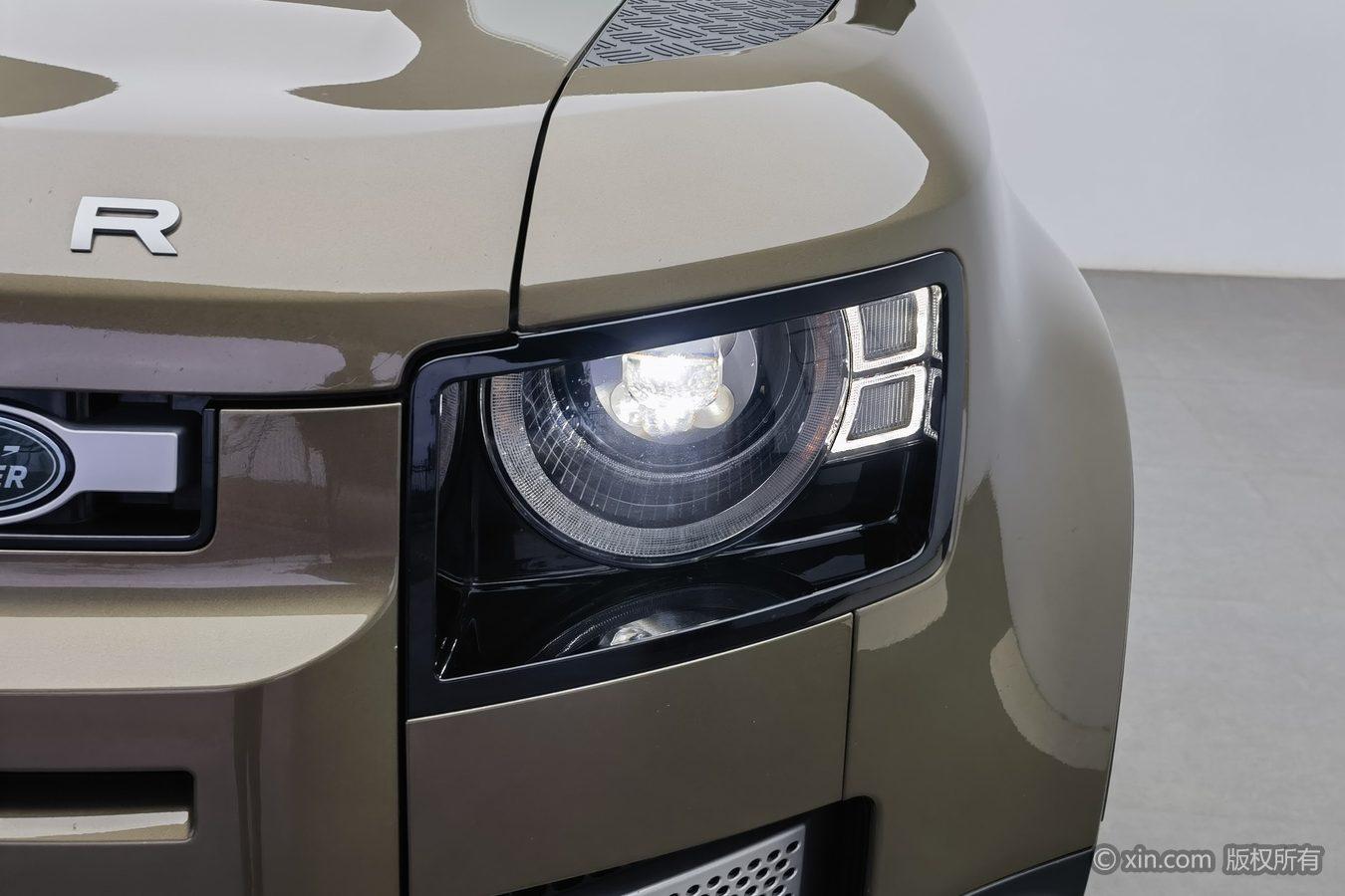 Land Rover Defender 2020 110 P400 SE