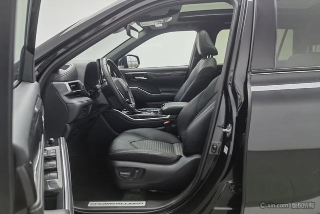 Toyota Crown Kluger 2022 2.0 T AT 4 WD — фото 17