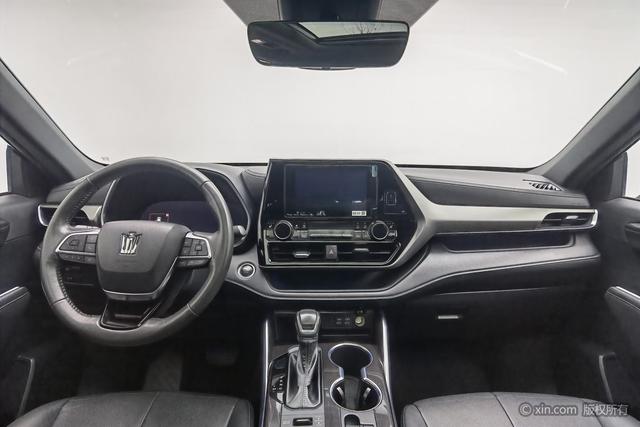 Toyota Crown Kluger 2022 2.0 T AT 4 WD — фото 13