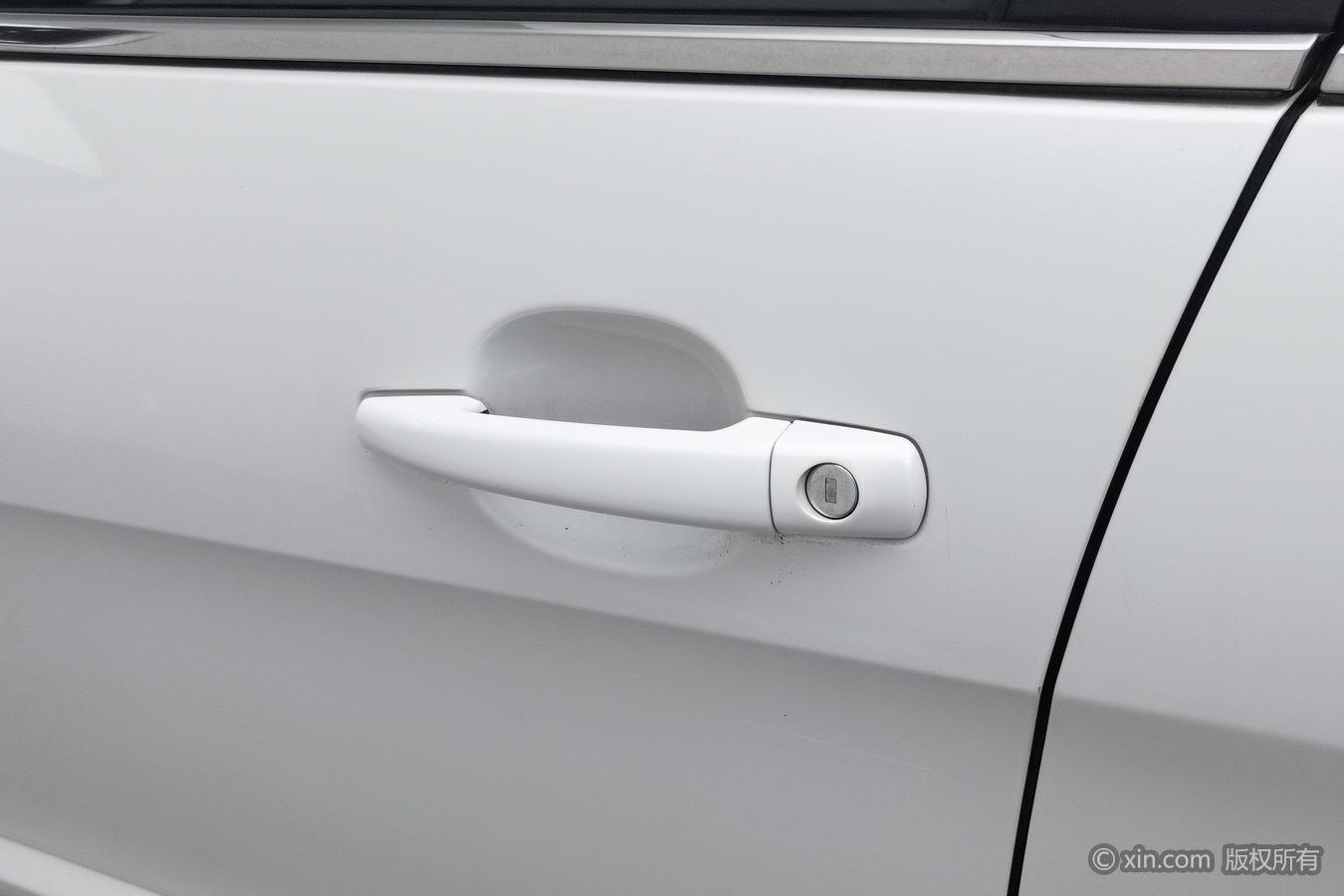 Peugeot 408 2013 2.0L AT Comfort