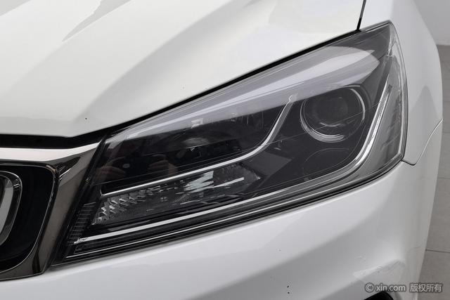 Geely Emgrand 2018 1.5 L MTLuxury — фото 7