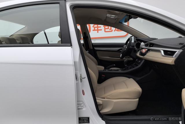 Geely Emgrand 2018 1.5 L MTLuxury — фото 16