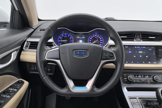 Geely Emgrand 2018 1.5 L MTLuxury — фото 13