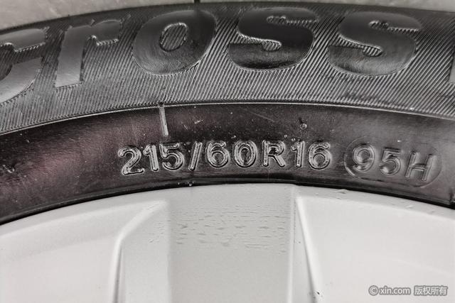 Volkswagen Beetle 2015 180 TSI — фото 9