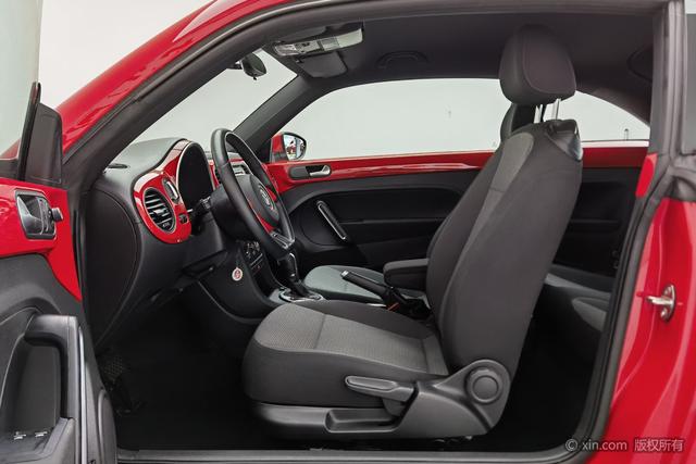Volkswagen Beetle 2015 180 TSI — фото 17