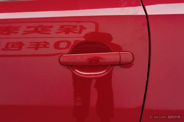 Volkswagen Beetle 2015 180 TSI — фото 11