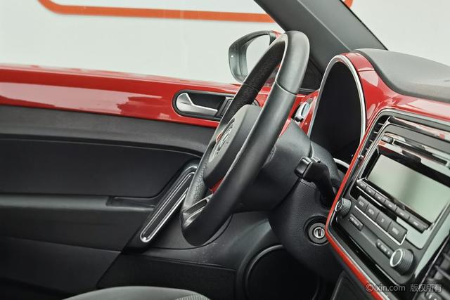 Volkswagen Beetle 2015 180 TSI — фото 8