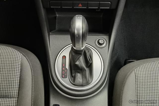 Volkswagen Beetle 2015 180 TSI — фото 15