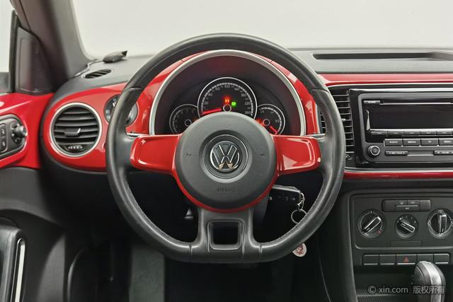 Volkswagen Beetle 2015 180 TSI — фото 14