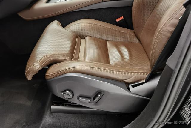 Volvo XC90 — фото 18