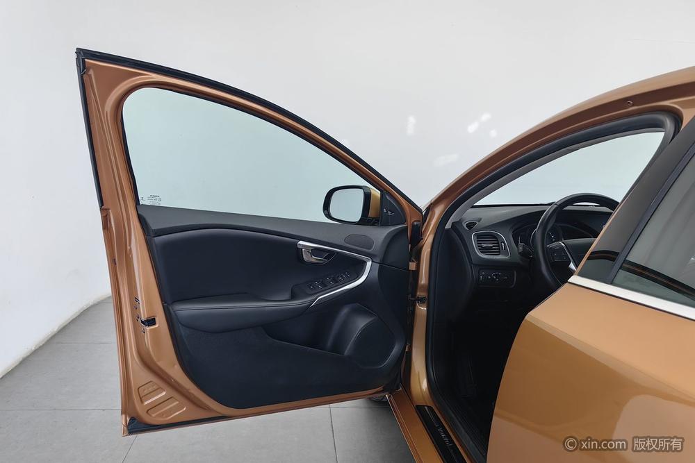 Volvo V40, фото 21
