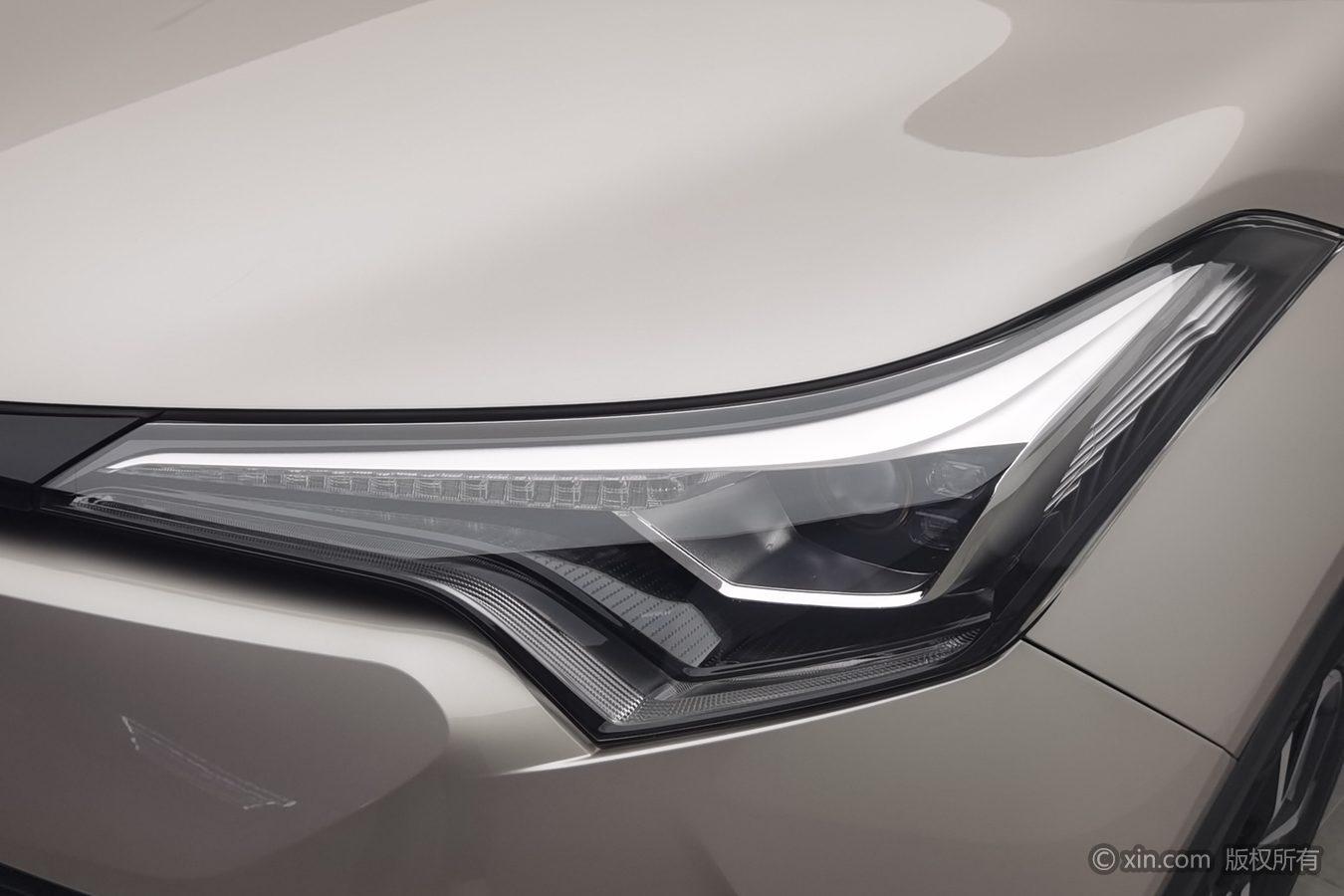 Toyota C-HR 2018 2.0L Luxury VI