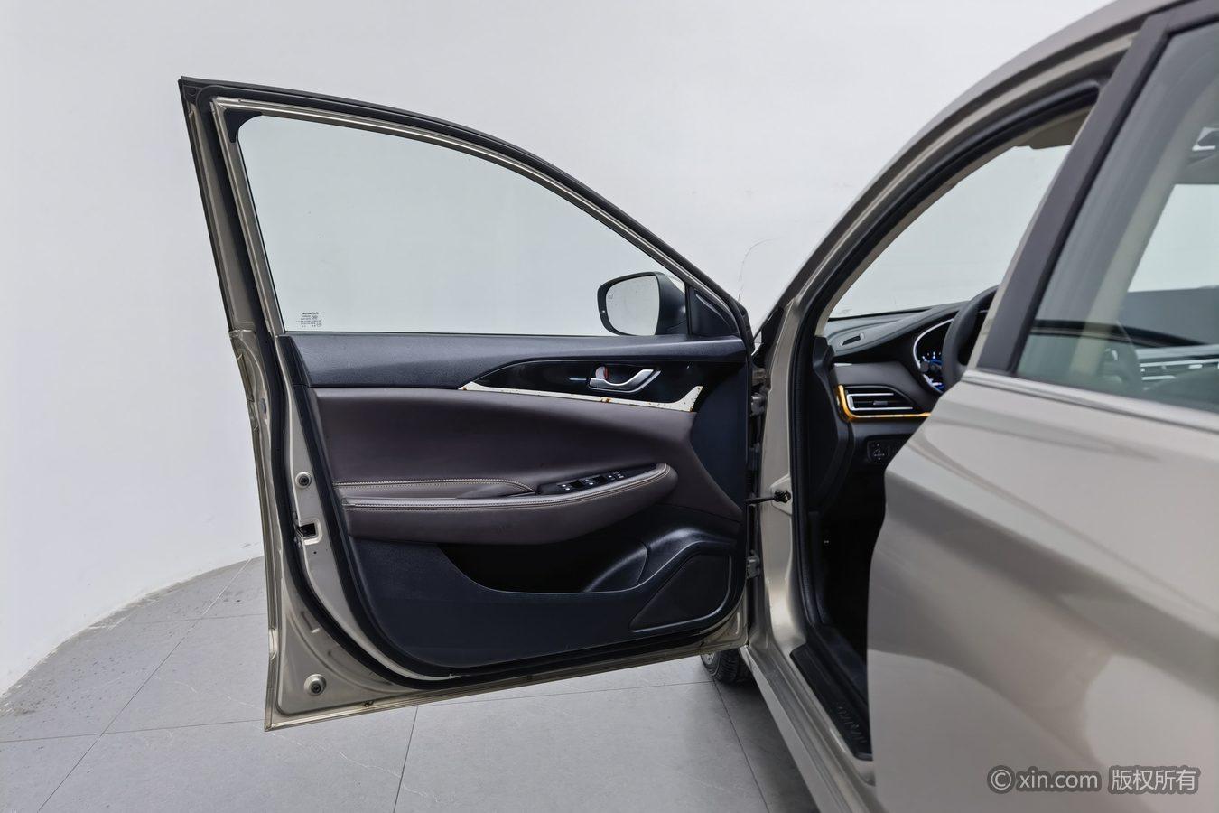 Changan Eado DT 2018 1.6L МКПП zhi xiang xing