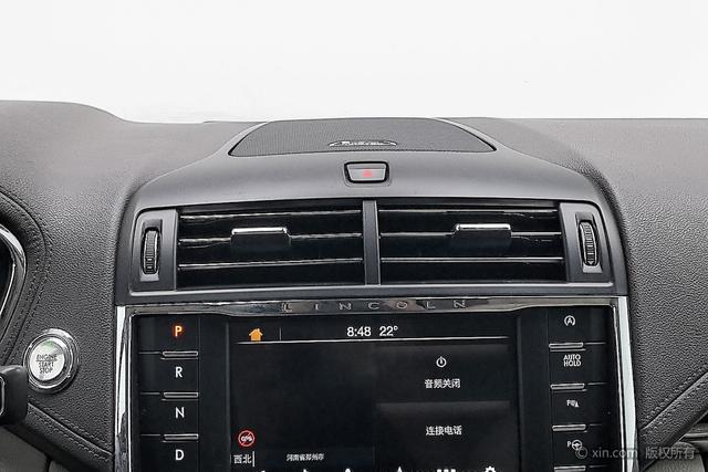Lincoln Continental 2017 2.0 T 2 WD — фото 13