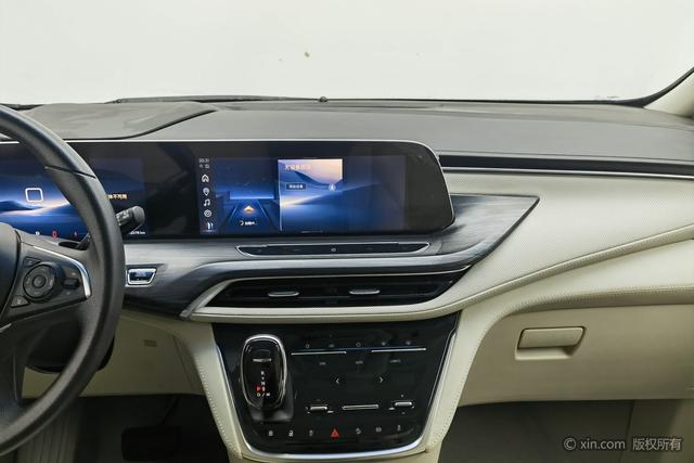 Buick GL8 2023 ES 2.0 T Comfort — фото 11