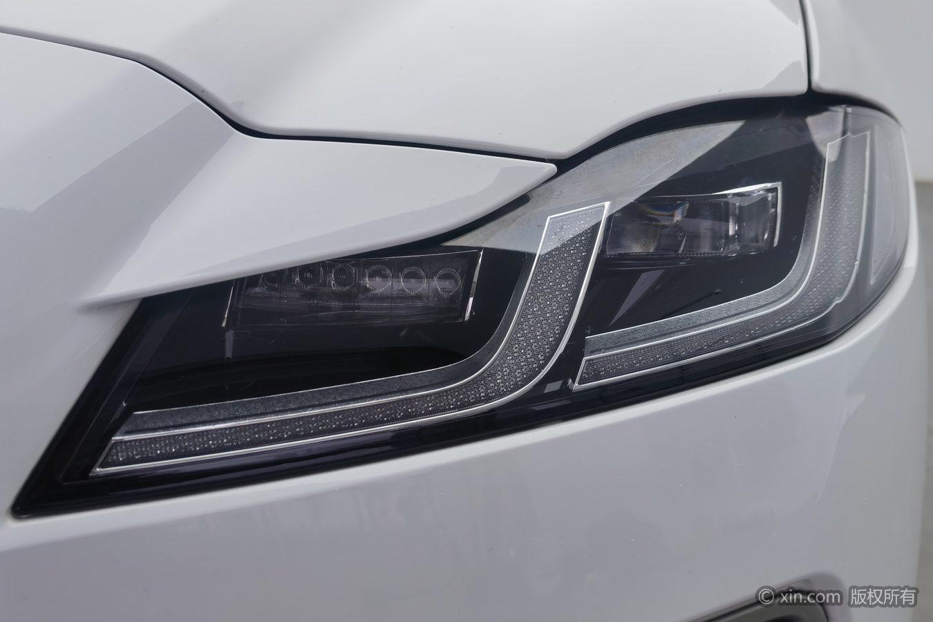 Jaguar XFL 2024 2.0T P250 Premium Luxury