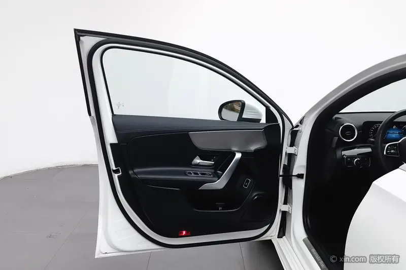 Mercedes-Benz A-Class A 180 L — фото 16