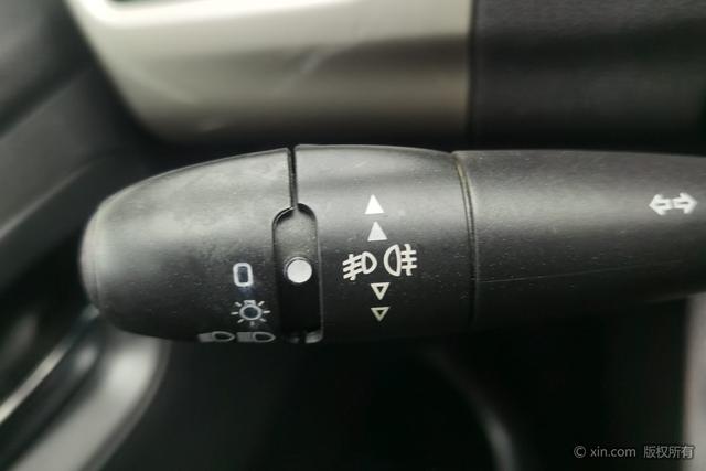 Peugeot 301 2016 1.6 L MT — фото 16