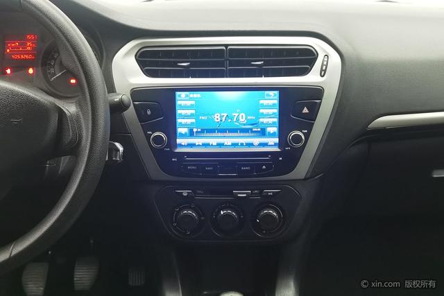 Peugeot 301 2016 1.6 L MT — фото 12