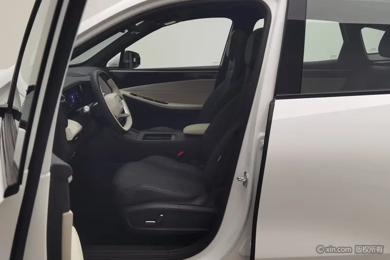 Geely Galaxy L7 — фото 10