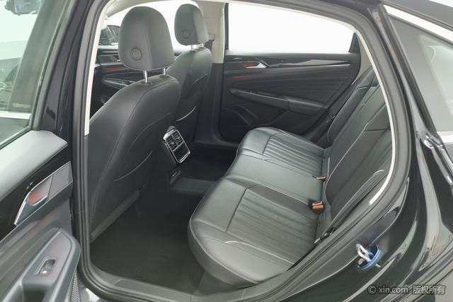 Volkswagen Passat id 4321155 из Китая 18