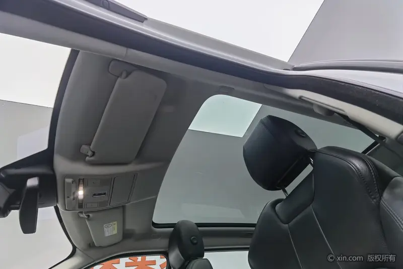 Land Rover Range Rover Evoque — фото 15
