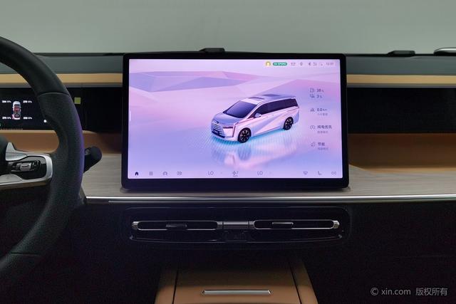 Trumpchi E8 PHEV 2024 2.0 ATK 150km MAX — фото 9
