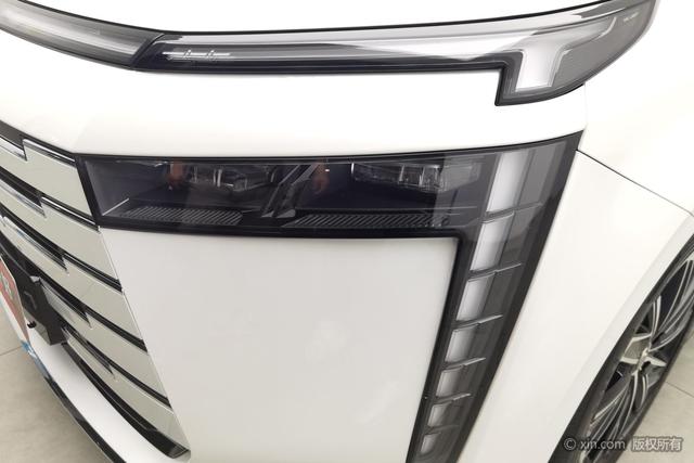 Trumpchi E8 PHEV 2024 2.0 ATK 150km MAX — фото 7