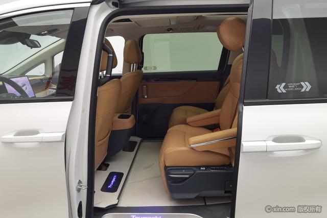 Trumpchi E8 PHEV 2024 2.0 ATK 150km MAX — фото 19