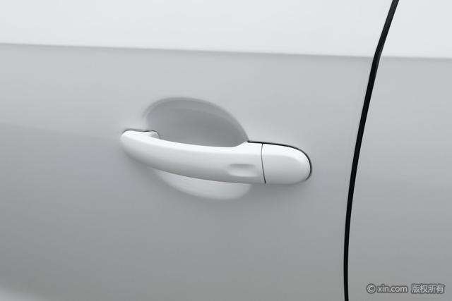 Volkswagen Sagitar 2017 1.6 L MTComfort — фото 11