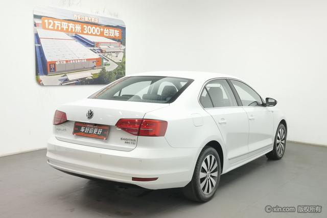 Volkswagen Sagitar 2017 1.6 L MTComfort — фото 4