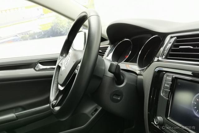 Volkswagen Sagitar 2017 1.6 L MTComfort — фото 10