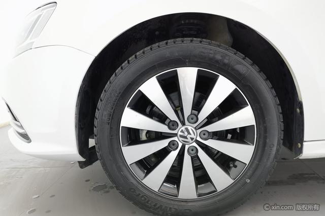 Volkswagen Sagitar 2017 1.6 L MTComfort — фото 8