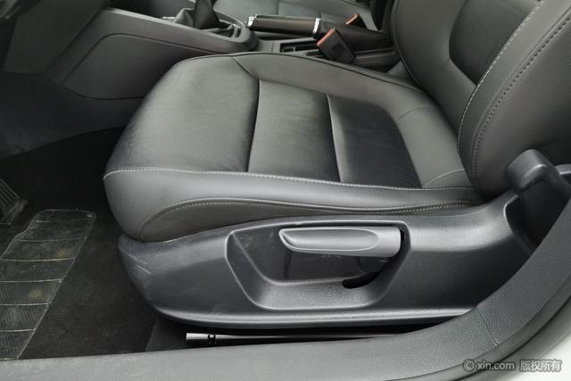 Volkswagen Sagitar 2017 1.6 L MTComfort — фото 18