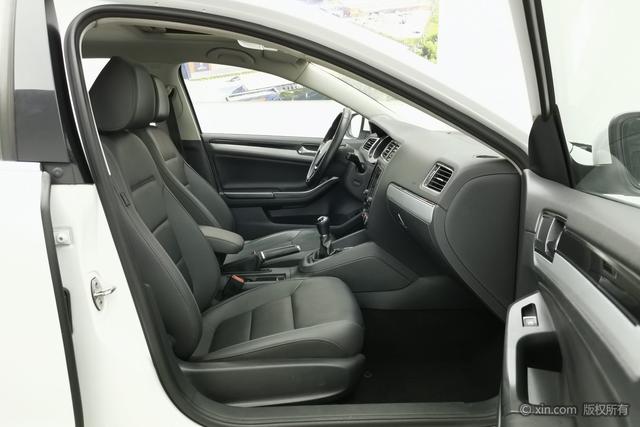 Volkswagen Sagitar 2017 1.6 L MTComfort — фото 19