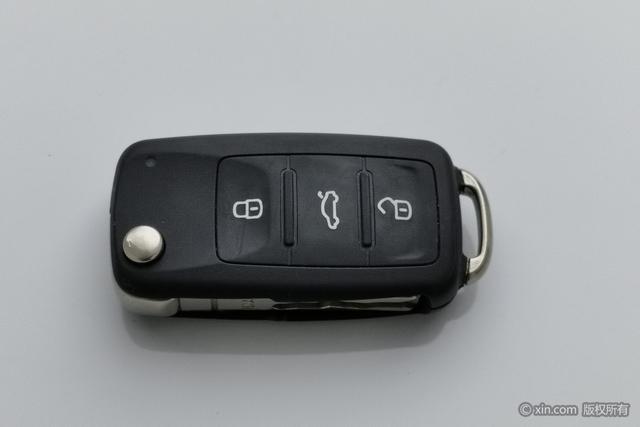 Volkswagen Sagitar 2017 1.6 L MTComfort — фото 6