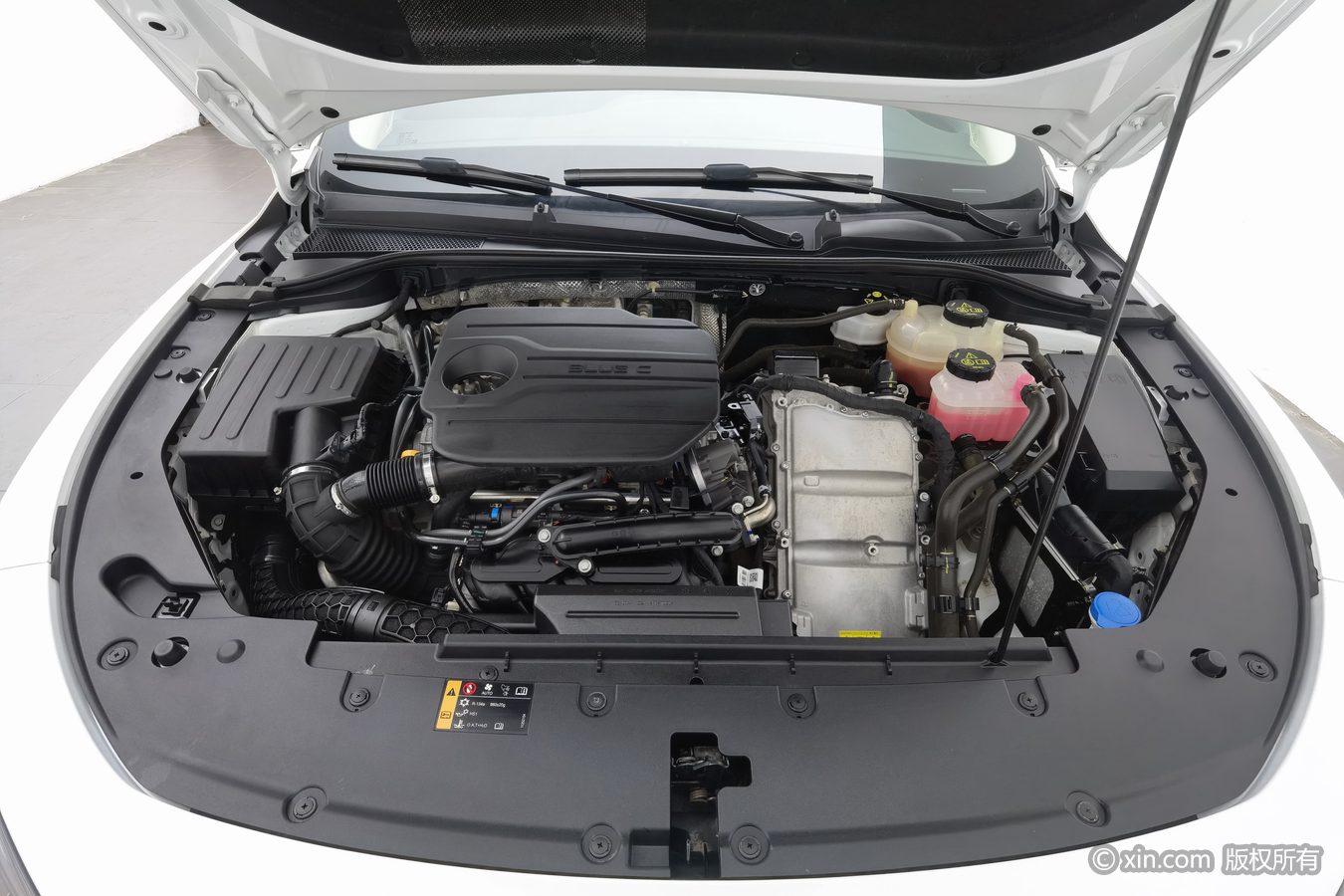 Roewe D7 DMH 2023 125