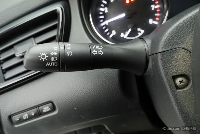 Nissan X-Trail 2023 2.0 L 2 WD — фото 16