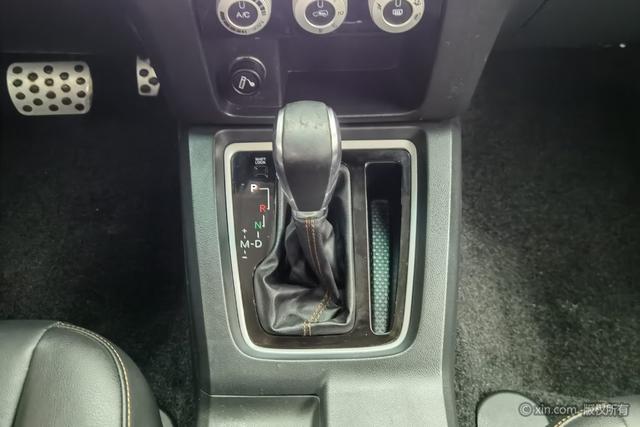BAIC BJ40 2016 40 L 2.3 T AT 2 WD — фото 15