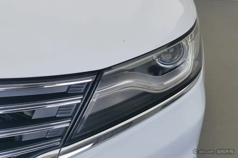 Roewe RX 5 20 T 2 WD ATFlagship — фото 5