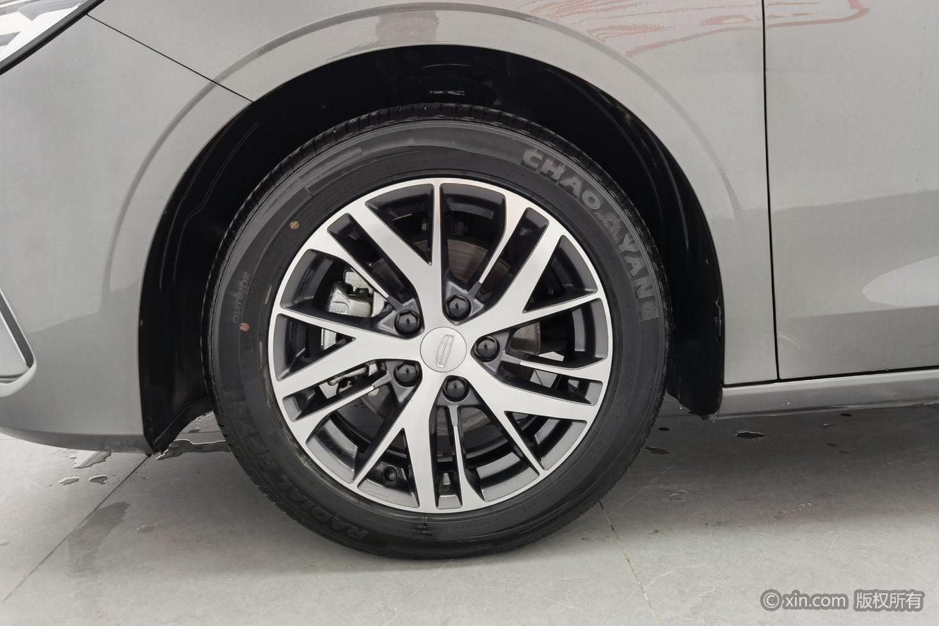 Geely Emgrand 2023 4 Champion 1.5L MT Luxury
