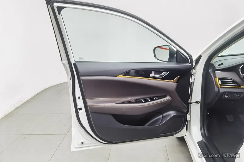 Changan Eado DT — фото 16
