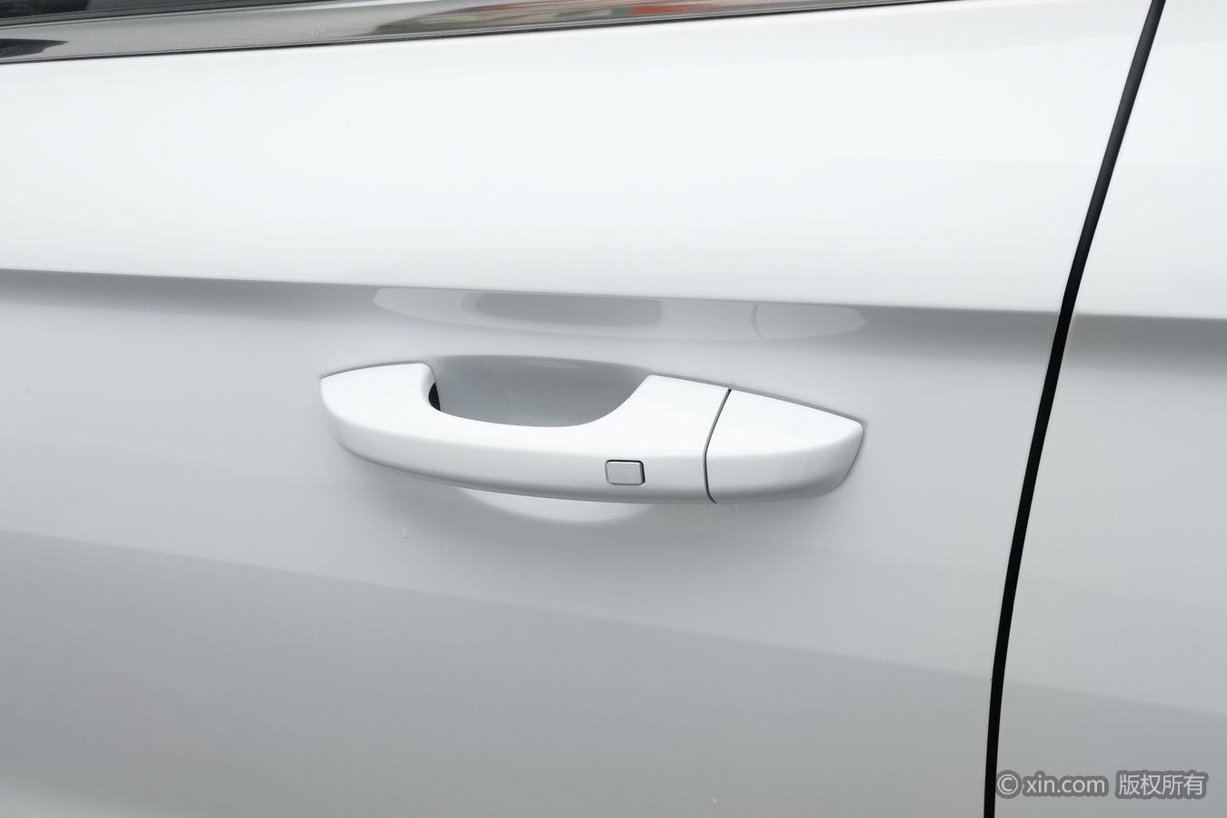 Geely Emgrand 2025 4 1.5L CVT Luxury