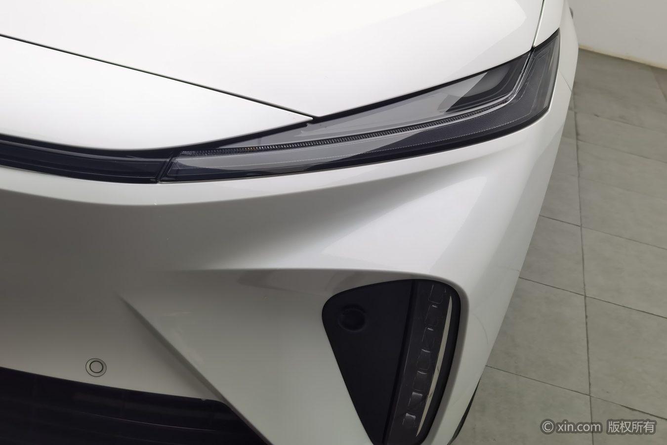 Rising Auto R7